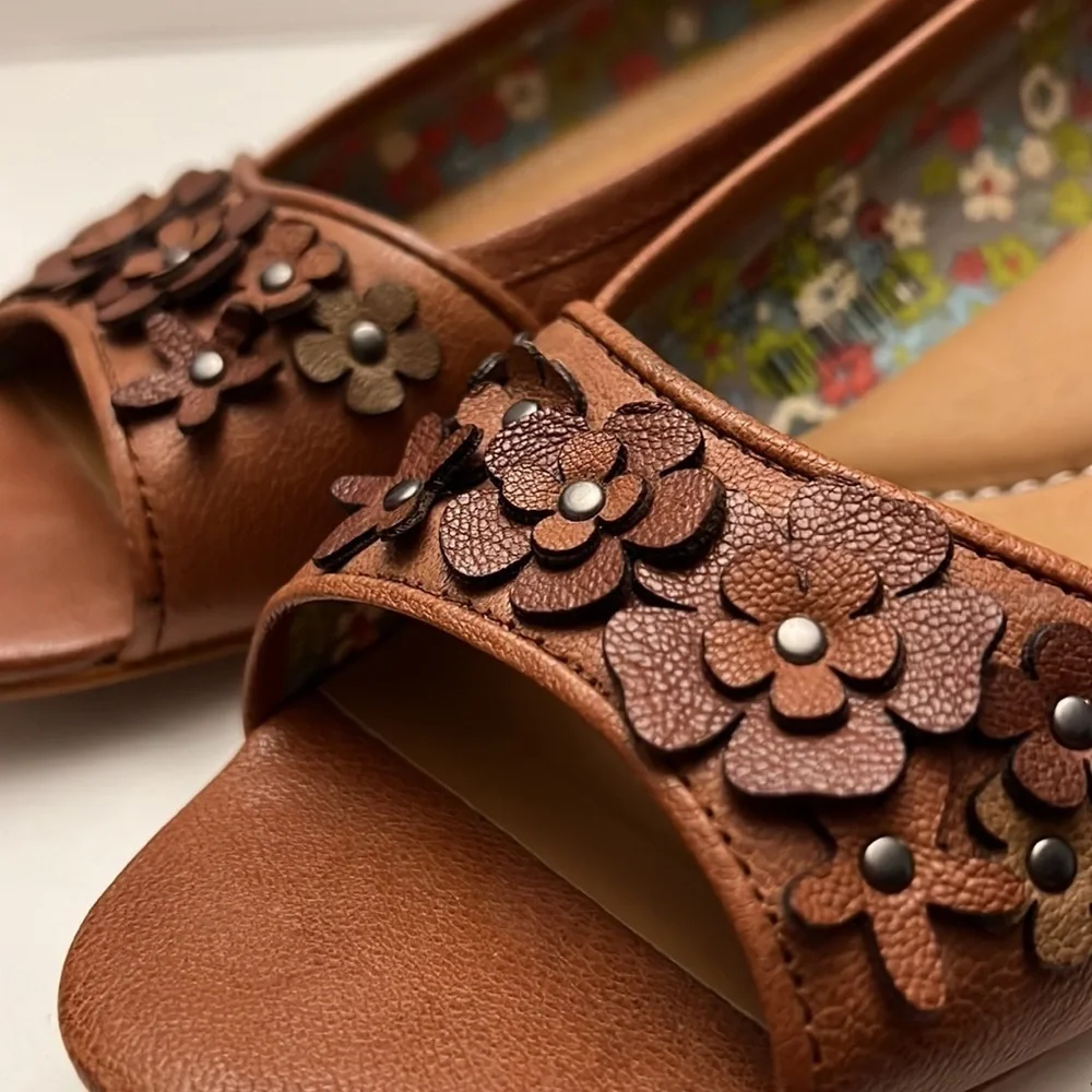 FOSSIL Open Toe Vegan Leather Shoes with Applied Flowers Size 7
